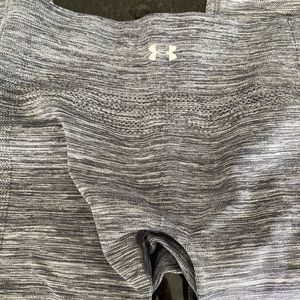 Under armour seamless threadborne leggings EUC.